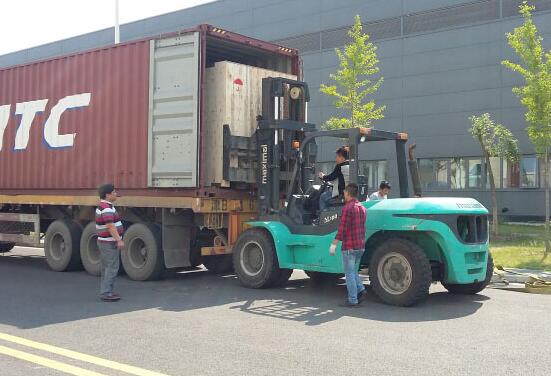 电商仓库高峰期分拣，虎门哪种小型电动叉车最灵活高效？